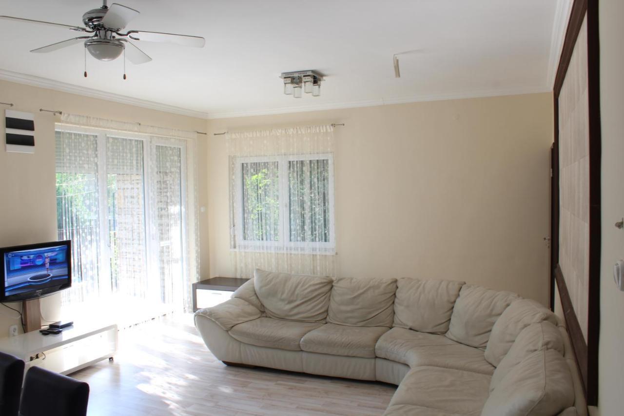 דירות שיופוק Medlin Apartman מראה חיצוני תמונה
