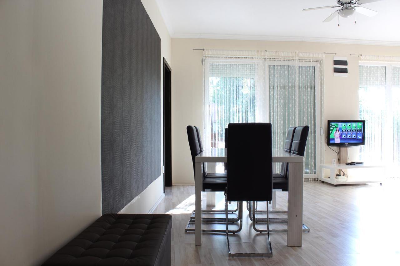 דירות שיופוק Medlin Apartman מראה חיצוני תמונה