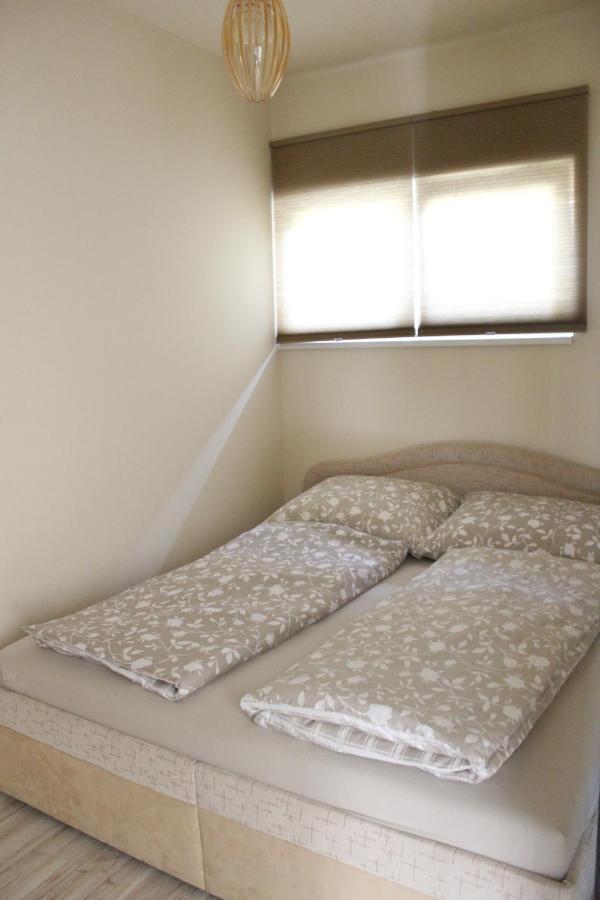 דירות שיופוק Medlin Apartman מראה חיצוני תמונה