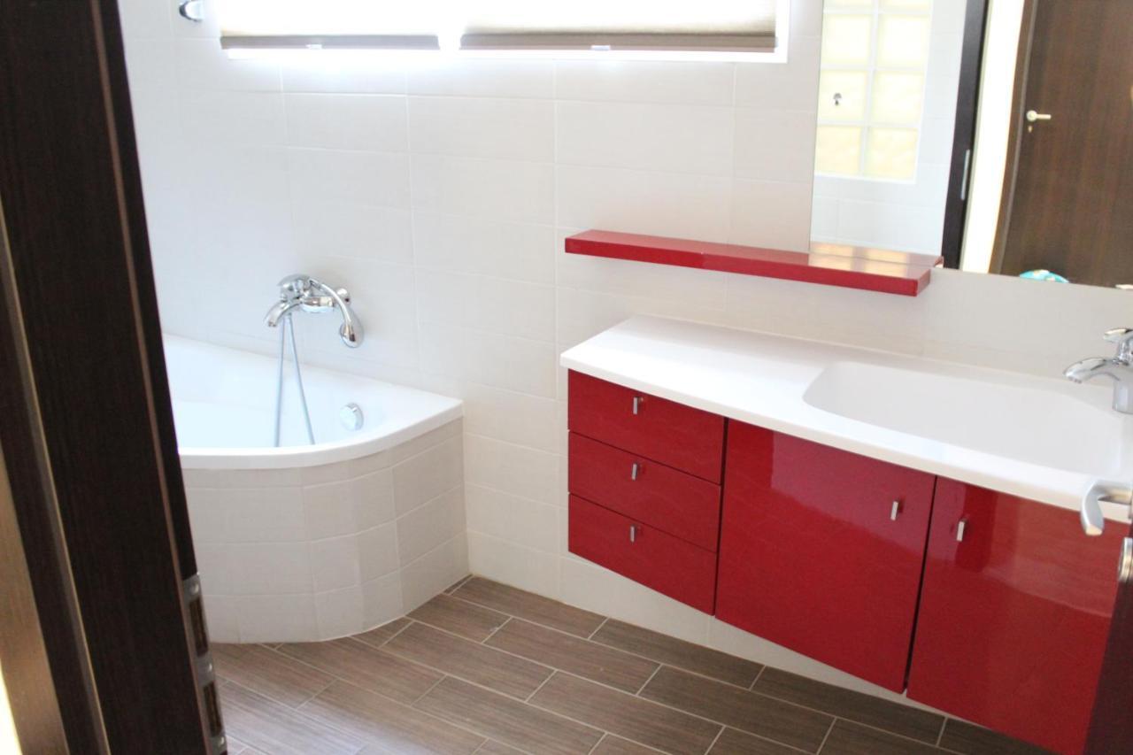 דירות שיופוק Medlin Apartman מראה חיצוני תמונה